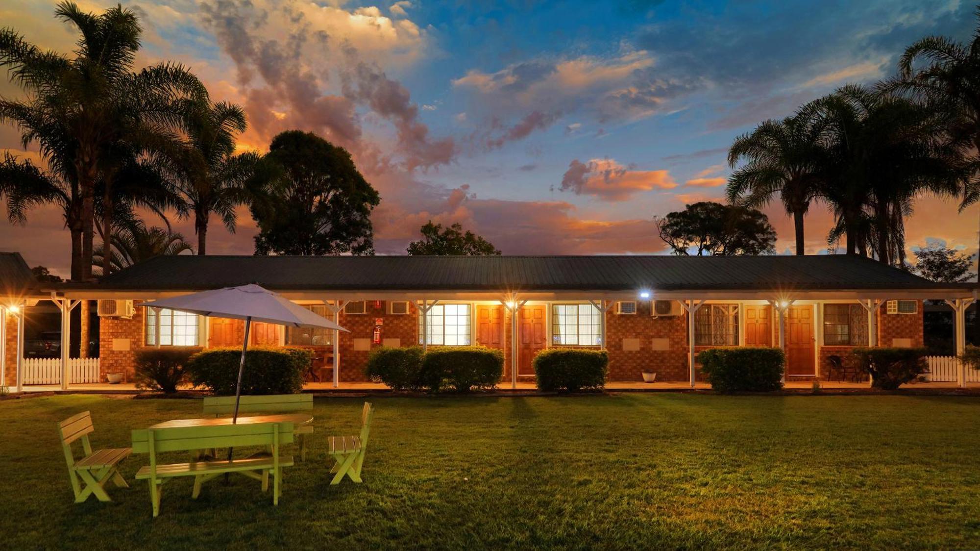 Koorawatha Homestead Motel Bororen Εξωτερικό φωτογραφία
